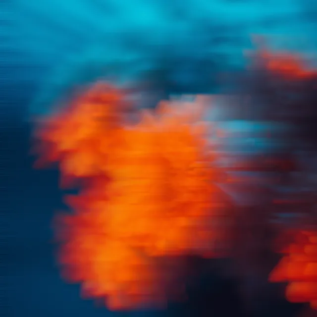 Image preview stretched into overlapping directional trails.